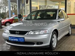 Schwarz Gebraucht 2001 Opel Vectra Selection Limousine | 4.990 €