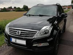 Schwarz Gebraucht 2017 Ssangyong (KGM) Rexton Sapphire SUV | 19.990 €