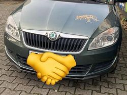 Grün Gebraucht 2012 Skoda Roomster Van / Kleinbus | 2.990 € (Fairer Preis)
