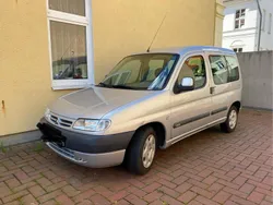 Grau Gebraucht 2002 Citroën Berlingo Van / Kleinbus | 2.300 € (Fairer Preis)