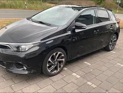 Schwarz Gebraucht 2015 Toyota Auris Limousine | 8.550 € (Fairer Preis)