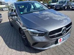 Grau Gebraucht 2024 Mercedes B180 Progressive Van / Kleinbus | 29.488 € (Superpreis)