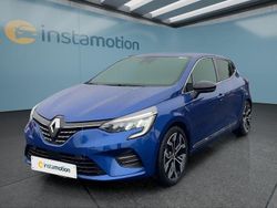 Blau Gebraucht 2022 Renault Clio V Kleinwagen | 19.399 € (Fairer Preis)