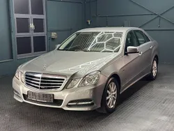 Silber Gebraucht 2010 Mercedes E200 Limousine | 10.900 € (Etwas zu teuer)