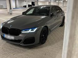 Grau Gebraucht 2022 BMW 530 M Sport Limousine | 38.000 € (Fairer Preis)