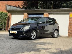 Schwarz Gebraucht 2012 Toyota Verso Van / Kleinbus | 4.950 € (Fairer Preis)