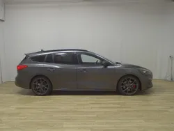 Grau Gebraucht 2020 Ford Focus ST-Line Kombi | 16.380 € (Guter Preis)