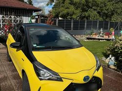 Gelb Gebraucht 2017 Toyota Yaris Kleinwagen | 15.000 €