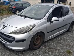 Silber Gebraucht 2008 Peugeot 207 Tendance Kleinwagen | 790 €