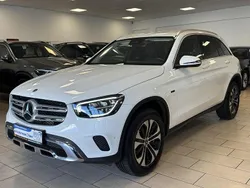 Weiß Gebraucht 2021 Mercedes GLC300e Advanced SUV | 30.400 € (Superpreis)