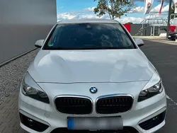 Weiß Gebraucht 2015 BMW 220 Active Tourer Van / Kleinbus | 11.200 € (Fairer Preis)