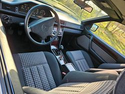 Schwarz Gebraucht 1995 Mercedes 190 Limousine | 5.800 €