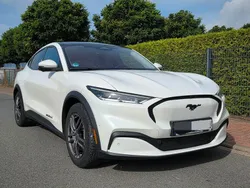 Weiß Gebraucht 2021 Ford Mustang Mach-E Basis SUV | 21.900 €