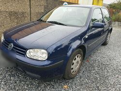 Blau Gebraucht 2000 VW Golf IV Kleinwagen | 990 €