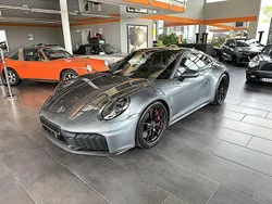 Grau Gebraucht 2025 Porsche 992 Coupé | 204.900 € (Superpreis)