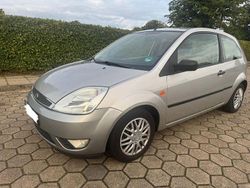 Silber Gebraucht 2004 Ford Fiesta Ghia Kleinwagen | 2.599 € (Fairer Preis)
