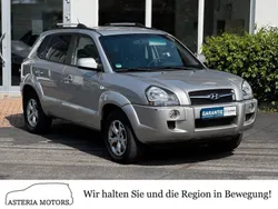 Silber Gebraucht 2010 Hyundai Tucson GLS SUV | 7.190 € (Etwas zu teuer)