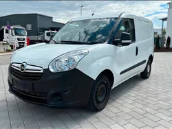 Weiß Gebraucht 2012 Opel Combo Van / Kleinbus | 3.900 €