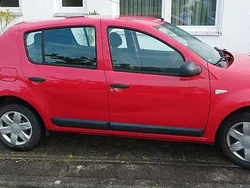 Rot Gebraucht 2010 Dacia Sandero Ambiance Kleinwagen | 900 € (Superpreis)