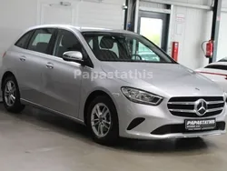 Silber Gebraucht 2020 Mercedes B180 Style Van / Kleinbus | 23.990 € (Etwas zu teuer)