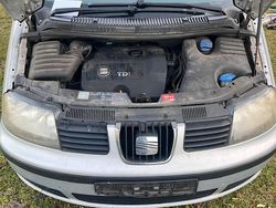 Silber Gebraucht 2003 Seat Alhambra Van / Kleinbus | 2.000 € (Etwas zu teuer)