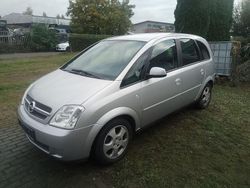 Grau Gebraucht 2005 Opel Meriva Van / Kleinbus | 1.800 € (Guter Preis)