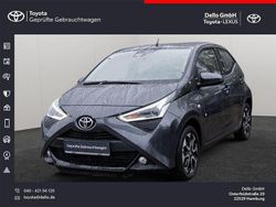 Grau Gebraucht 2021 Toyota Aygo Team Kleinwagen | 11.990 € (Fairer Preis)