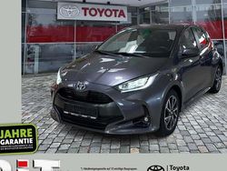 Grey metallic Gebraucht 2023 Toyota Yaris Hybrid Team Limousine | 20.490 € (Fairer Preis)