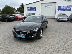 Mitternachtsschwarz Gebraucht 2022 Seat Leon Style Limousine | 20.900 € (Fairer Preis)