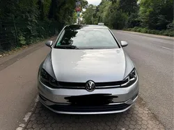 Silber Gebraucht 2019 VW Golf VII Highline Limousine | 17.000 € (Fairer Preis)