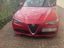 Rot Gebraucht 2016 Alfa Romeo Giulia Super Limousine | 16.800 € (Teuer)