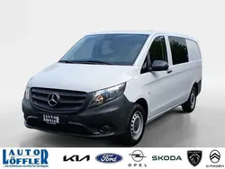 Arktikweiss (weiß) Gebraucht 2023 Mercedes Vito Van / Kleinbus | 39.907 €