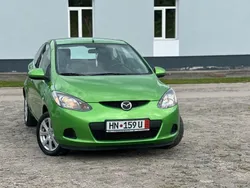 Grün Gebraucht 2010 Mazda 2 | 3.950 € (Fairer Preis)