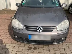 Grau Gebraucht 2007 VW Golf V Kombi | 2.000 €
