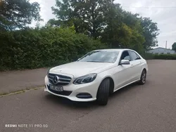 Weiß Gebraucht 2013 Mercedes E400 Elegance Limousine | 19.000 €