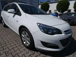 Schneeweiss/summitwhite/arctic Gebraucht 2015 Opel Astra Style Kombi | 8.999 € (Fairer Preis)