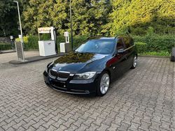 Schwarz Gebraucht 2008 BMW 330 Performance Kombi | 15.999 €