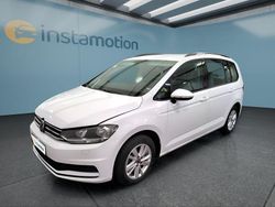 Weiß Gebraucht 2024 VW Touran Van / Kleinbus | 29.649 € (Fairer Preis)