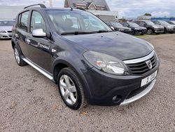 Grau Gebraucht 2012 Dacia Sandero Stepway Kleinwagen | 5.999 € (Teuer)