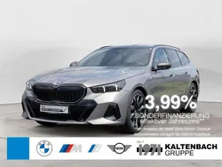 Grau Gebraucht 2024 BMW 530 M Sport Kombi | 76.890 €
