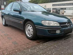Grün Gebraucht 1995 Opel Omega Exklusiv Limousine | 2.700 €