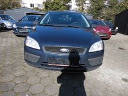 Blau Gebraucht 2005 Ford Focus Trend Limousine | 490 € (Superpreis)