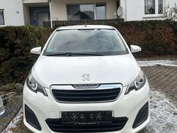 Weiß Gebraucht 2015 Peugeot 108 Active Kleinwagen | 4.799 € (Fairer Preis)