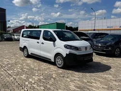 Weiß Gebraucht 2024 Peugeot Traveller Active Van / Kleinbus | 26.950 €