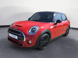 Rot Gebraucht 2017 Mini Cooper Kleinwagen | 17.550 € (Guter Preis)