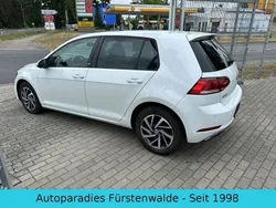 Weiß Gebraucht 2018 VW Golf VII Sound Limousine | 11.800 € (Fairer Preis)