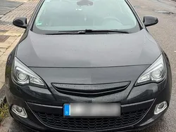 Schwarz Gebraucht 2012 Opel Astra GTC Limousine | 5.590 € (Etwas zu teuer)