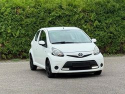Weiß Gebraucht 2014 Toyota Aygo Cool Kleinwagen | 2.799 € (Fairer Preis)