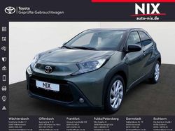 Cardamon green metallic/ night sky black Gebraucht 2022 Toyota Aygo X Pulse SUV | 13.990 € (Fairer Preis)