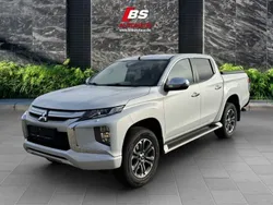 Unbekannt (metallic) Gebraucht 2019 Mitsubishi L200 Spirit Abholung | 28.990 € (Guter Preis)
